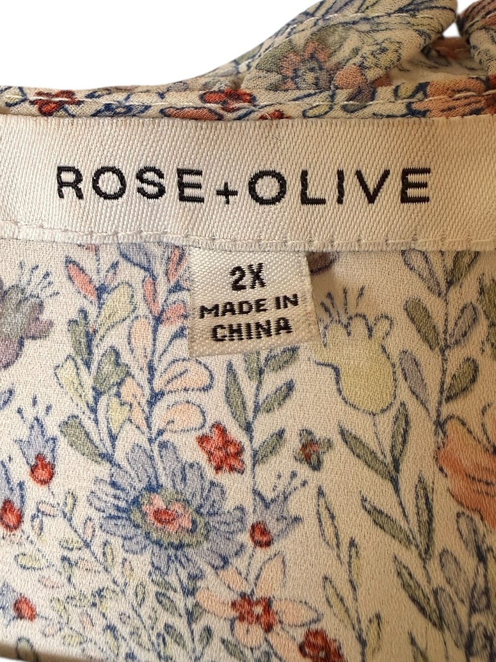 Rose & Olive 2X Cream Floral Peasant Blouse - Picture 2 of 4